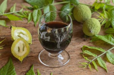 French Walnut Wine / Vin de Noix