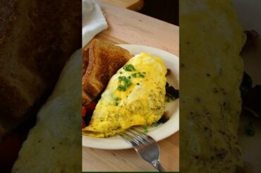 Bacon Mushroom and Spinach Omelet @ChefJohnPolitteItsOnlyFood  #omelet #breakfast #recipes #food