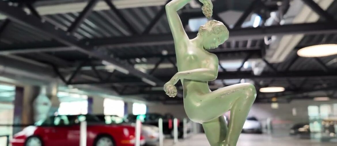 Art Deco sculpture Vendanges by Max Le Verrier, dancing woman with grapes, France 1940s