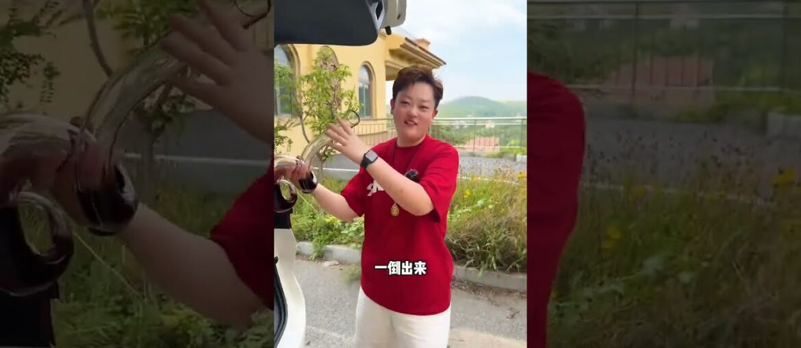 You can really try our Xinjiang wine, it is not worse than French wine, one sip will surprise you