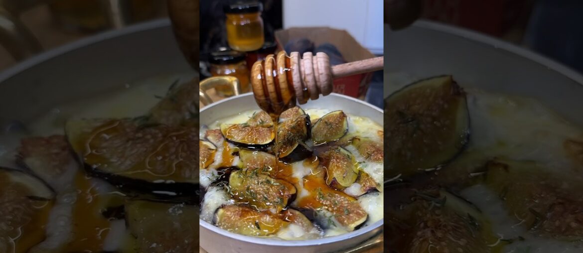 Baked Coulommiers with Figs, Honey, and Thyme #sofiaafoodie #short