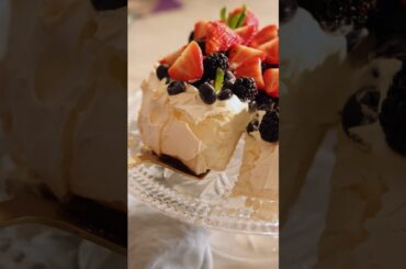 Make the Most Incredible Pavlova!