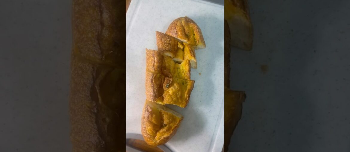 Cutting French garlic bread for dinner #asmr #foodtrip #food