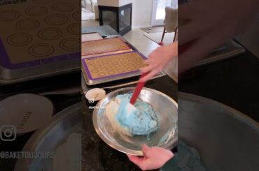 French macarons! Full tutorial on my channel! #macarons #macaronirecipe