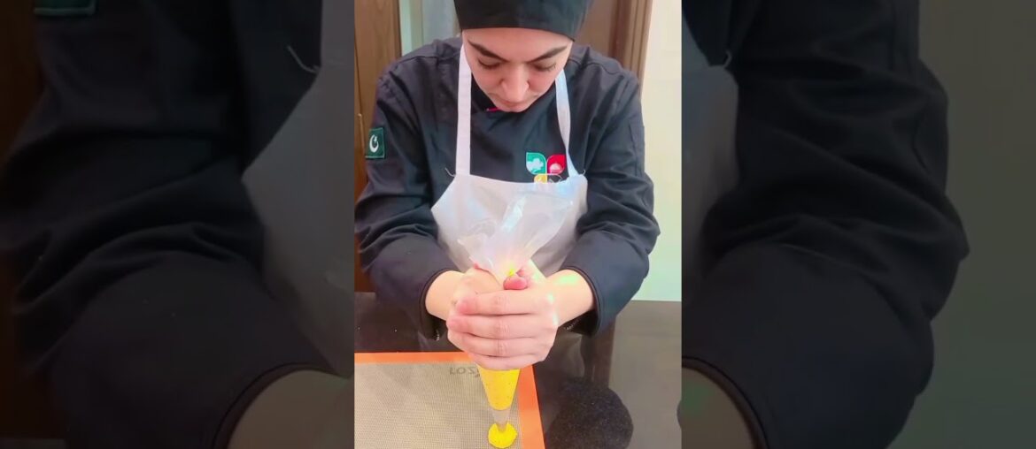 French macarons with easy step-by-step tips!Hashtags:#Macarons #Baking #Dessert #FrenchDessert