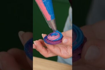 Galaxy Macarons! @PiesandTacos #food #recipe #france