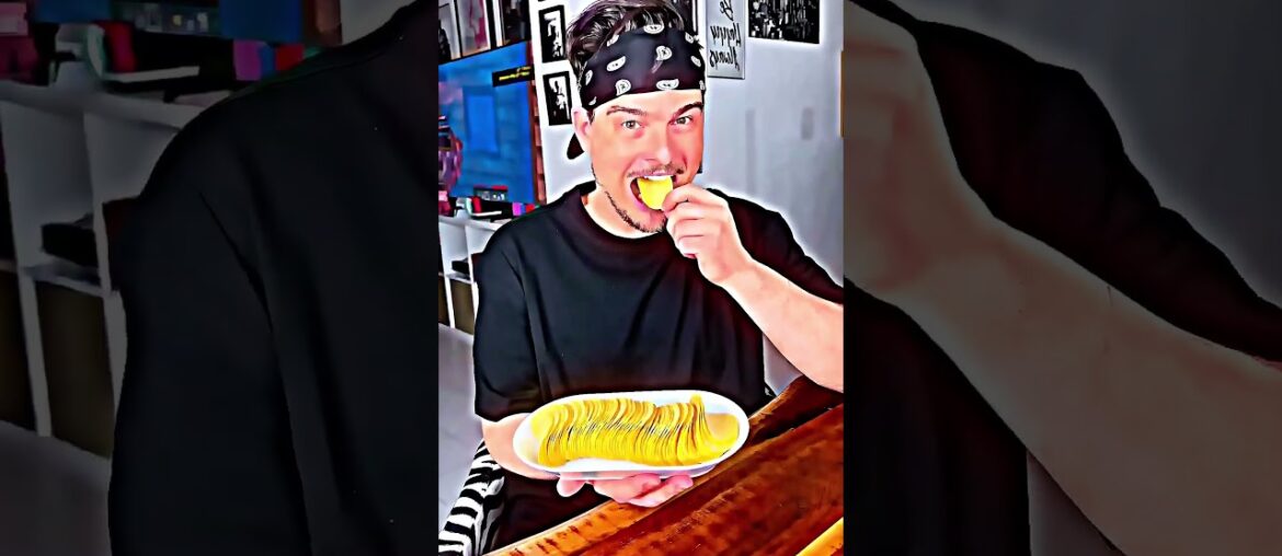 How to Eat Chips with Magic. Food Short How to Eat Chips with Magic. Food Short