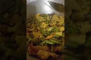 FRENCH BEANS FULKOPI TOMATO BOILED SABJI