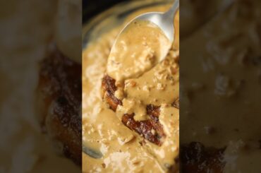 Pork Chops in a Garlic Cream Sauce