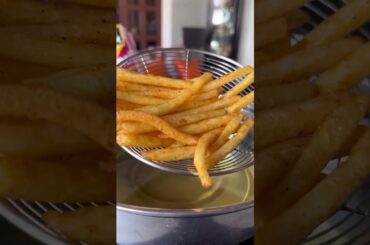 You’ll crave for new McCain french fries Pepper Crunch after watching this video. #FlavourfulPunch