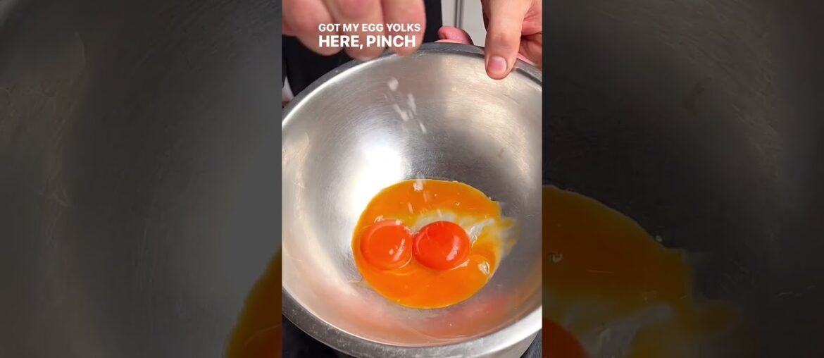 How to Make Hollandaise With Brown Butter CHEF SKILLS  #chef  #shorts