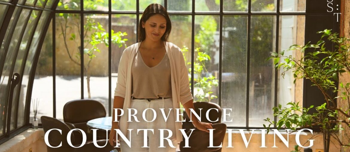 A French Village You’ll Fall in Love With: Moustiers, Verdon & Fine Dining | SIMPLY SLOW TRAVELER A French Village You’ll Fall in Love With: Moustiers, Verdon & Fine Dining | SIMPLY SLOW TRAVELER