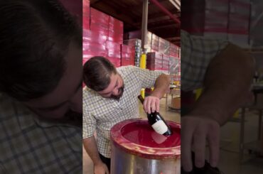 Comment sceller une bouteille de vin avec de la cire ?