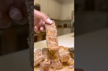 Cinnamon French Toast Sticks! #recipe #frenchtoast #sweets #diy