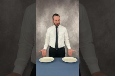 How to Carry 2 Plates for Fine Dining Restaurants #servertips