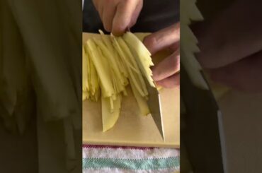 Cutting French fries. #fyp #knife #knifesharpening #shorts #knives #satisfying #cutting