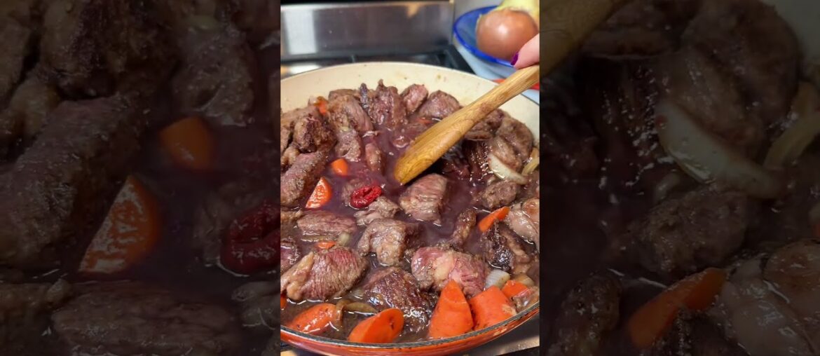 https://littleferrarokitchen.com/julia-childs-boeuf-bourguignon/ Beef Bourguignon.