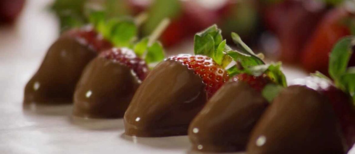 How to Make Elegant Chocolate Covered Strawberries | Allrecipes.com How to Make Elegant Chocolate Covered Strawberries | Allrecipes.com