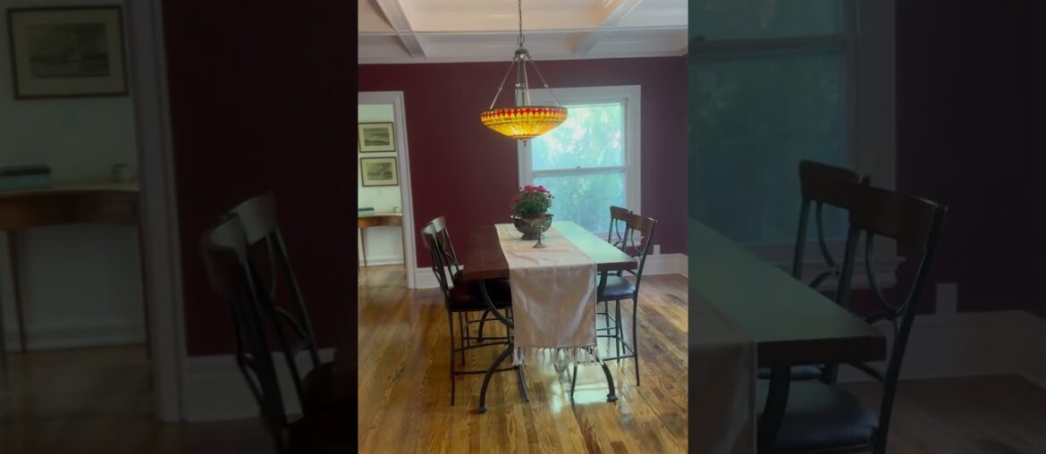 26 Albemarle St. Rochester NY 14613, Center Hall Colonial