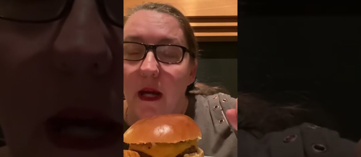 #eatwithme #food #eating #mukbang #foodie #cajunfries #burgers