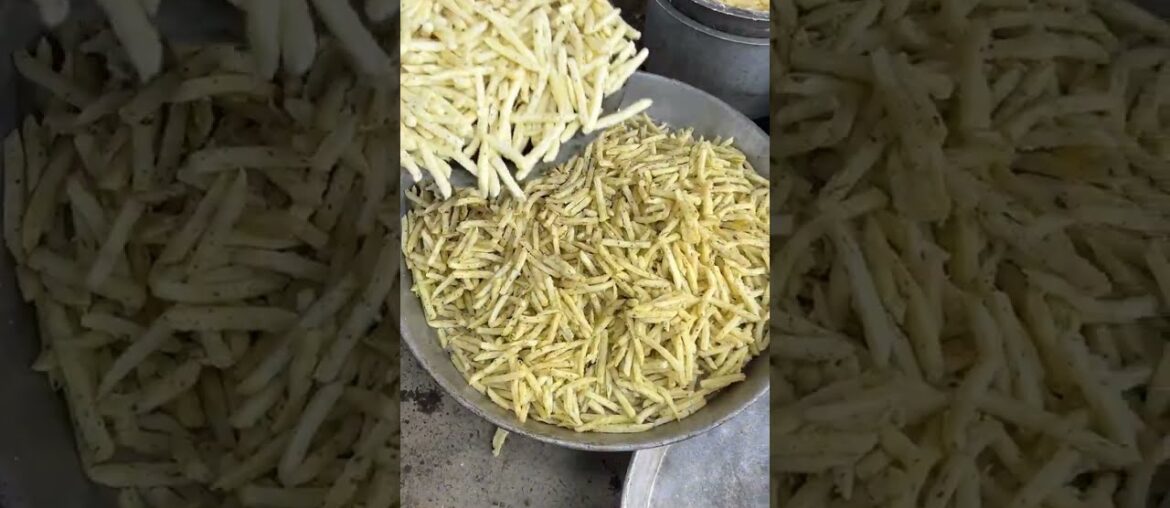 Trained Chef ( Halwai ) Making Restaurant Style French Fries From Scratch at Extreme | Indian Food