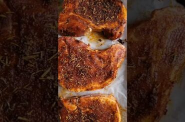 OVEN BAKED PORK CHOPS (TENDER & JUICY) #porkchops #ovenrecipes #dinnerideas #porkrecipe #shortsfood