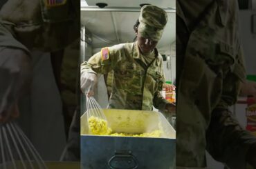 This is how army culinary specialists cook for 800 soldiers. #army #cooking #armyfood