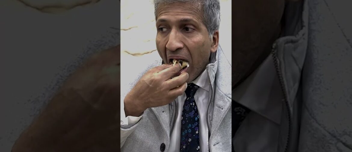 Table Manners (Part-23) I How to eat Parantha I #shorts I #ytshorts I #tablemanner Table Manners (Part-23) I How to eat Parantha I #shorts I #ytshorts I #tablemanner