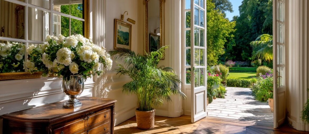 Comfortable French Country Living & Dining Elegance Inspired by Odiot’s Napoleonic | Manor Home Tour Comfortable French Country Living & Dining Elegance Inspired by Odiot’s Napoleonic | Manor Home Tour