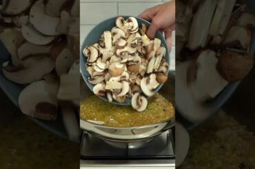 My Viral Creamy Garlic Mushroom Sauce... And Chicken