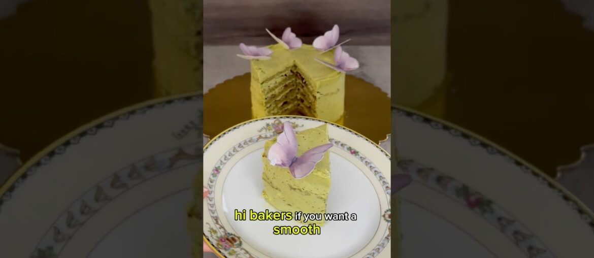 French buttercream vs American buttercream. #baker #buttercreamcakes #frenchbuttercream #cakerecipe