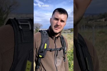 Damian, a French winemaker, prunes his vines with ease using the Skelex Edge #exoskeleton