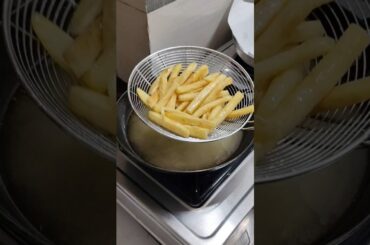 Crispy French Fries Recipe #Shorts  #FrenchFry # ytshort # trading #shortsfeed #virl