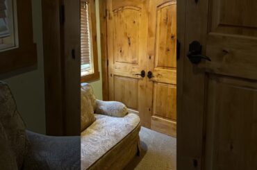 MAMMOTH LAKES LODESTAR LODGE