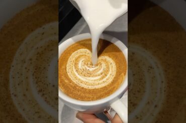 #coffeevibes #coffeeart #latteart #breakfastandcoffee #latte #coffeeaddict #cappuccino #cafehopping