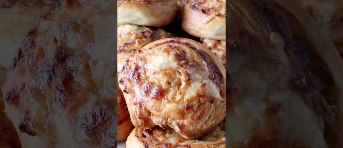 6 Ingredient French Onion Rolls are the easy Thanksgiving appetizer you’ve been looking for! 6 Ingredient French Onion Rolls are the easy Thanksgiving appetizer you’ve been looking for!