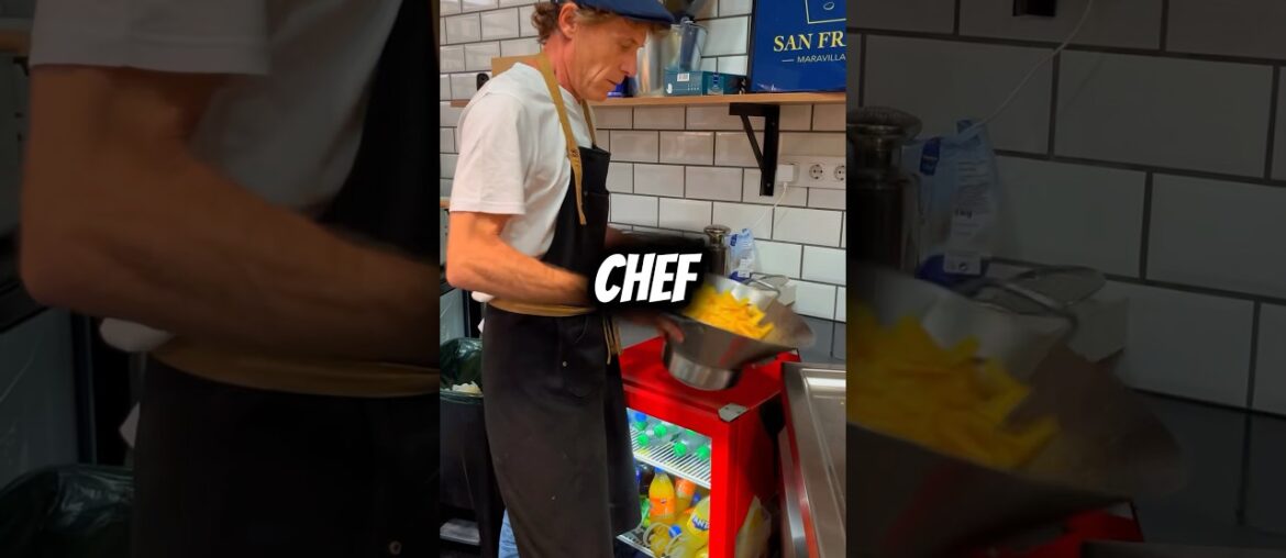 HE INVENTED CHIPS JUST TO MAKE A CUSTOMER MAD... #food #viral #video #fastfood #foodie #chips #short