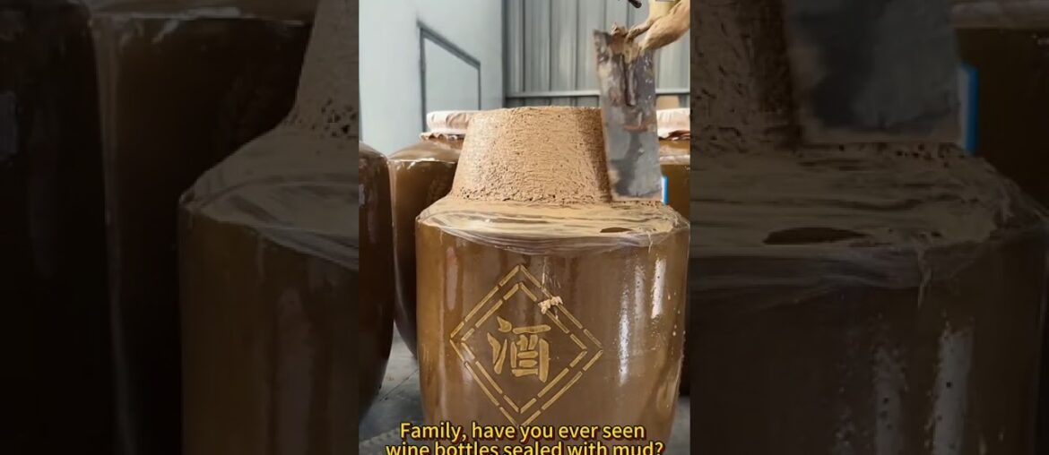 Wine bottles sealed with mud? The wisdom of the older generation is incredible! #wood #wheelsaw Wine bottles sealed with mud? The wisdom of the older generation is incredible! #wood #wheelsaw