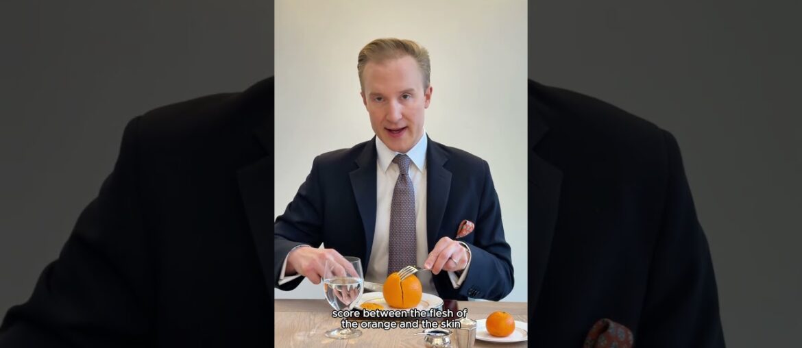 What’s your favourite way to eat an orange? #dining #etiquette #williamhanson