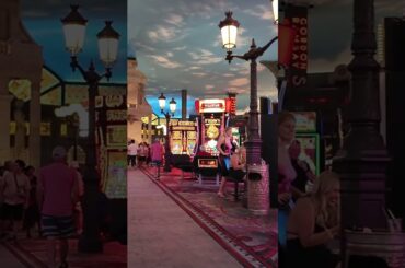 Paris las vegas was lit 8 #lasvegas #casino #slots #slot #lasvegashotel #vegas