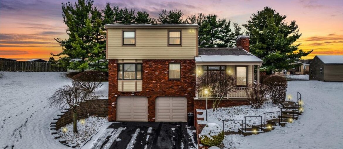 112 June Dr, Port Vue, PA