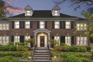 Inside the Iconic HOME ALONE House: A 9,100 Sq Ft Winnetka Georgian Mansion