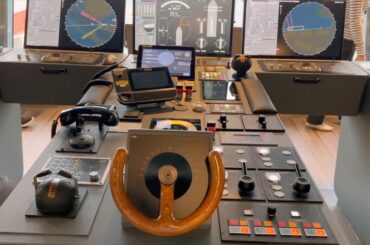 The Commandant Charcot: tour, gala evening, and overnight stay aboard the Ponant ship.