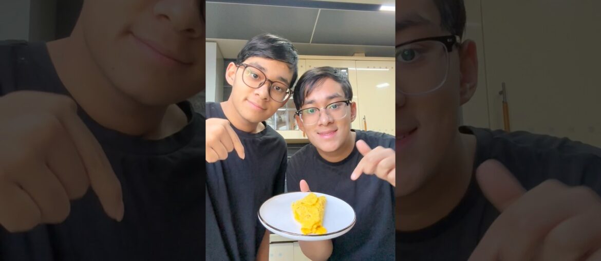 This Omelette Folding Technique Will Blow Your Mind #shorts #egg