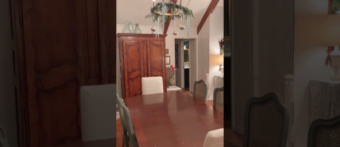 Tour my French country Christmas dining room #homedecor #cristmasdecor #cottage #french
