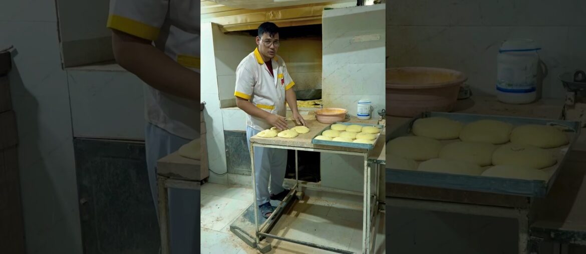 Bread is Barbari Iran#shortsvideo #iran