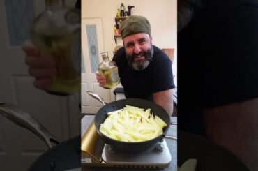 Cartofi prajiti cu ochiuri