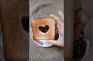 Unique Jam Heart Toast Recipe.#jamtoast #breakfast