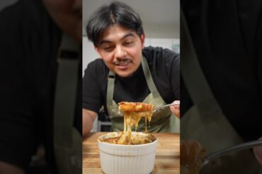 Oui are making French onion soup #soup