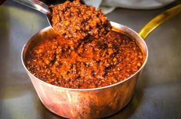 Why Restaurant Ragu Tastes So Much Better